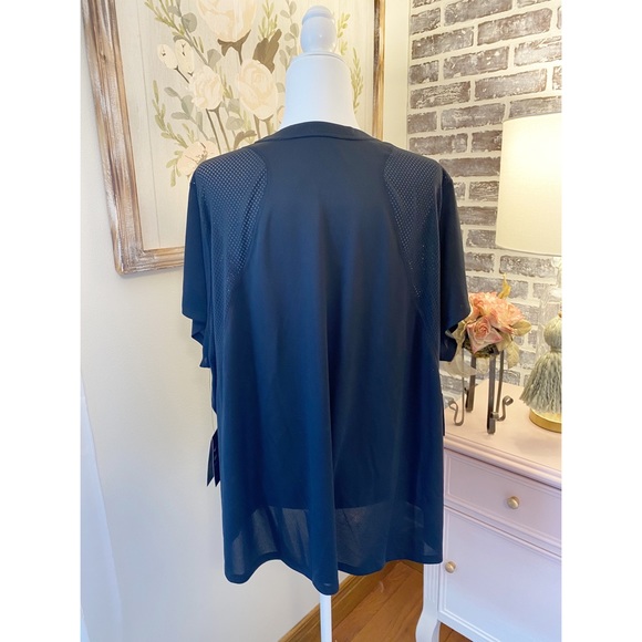 NWT Nike Breathe Running top - Picture 4 of 8